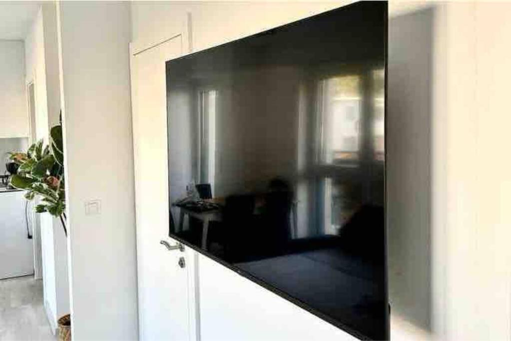 Sunny Modern With Balcony - Free Parking * Wien